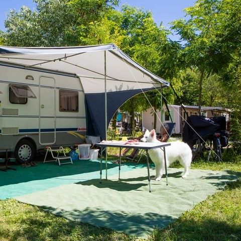 Pitch - Grand Confort Package : Pitch + electricity + water