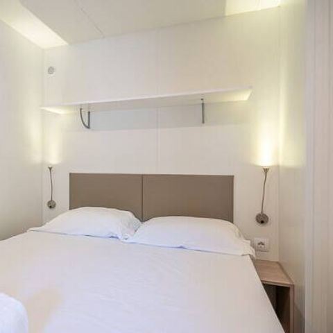MOBILHOME 4 personas - Mobil-home | Confort | 2 Dormitorios | 4 Pers. | Terraza elevada | Aire acondicionado.