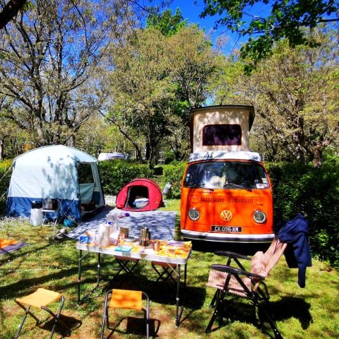 PLOT - 80m² to approx. 200m²: car + tent/caravan or camper van