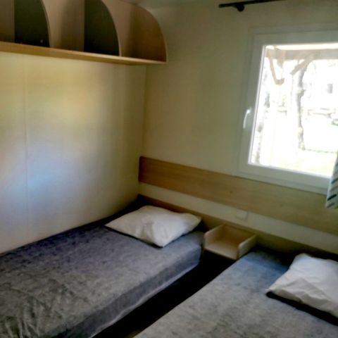 Stacaravan 4 personen - MOBIL-HOME 2 slaapkamers CLIM (zondag juli/augustus)