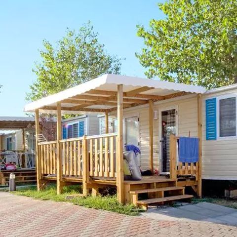 Stacaravan 8 personen - Klassiek | 3 slaapkamers | 6/8 Pers | Verhoogd terras | Airconditioning