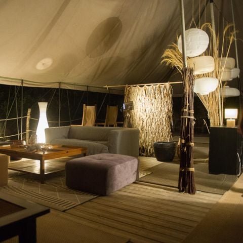 PARCELA - Parcela descubierta + tienda (no caravanas ni autocaravanas)