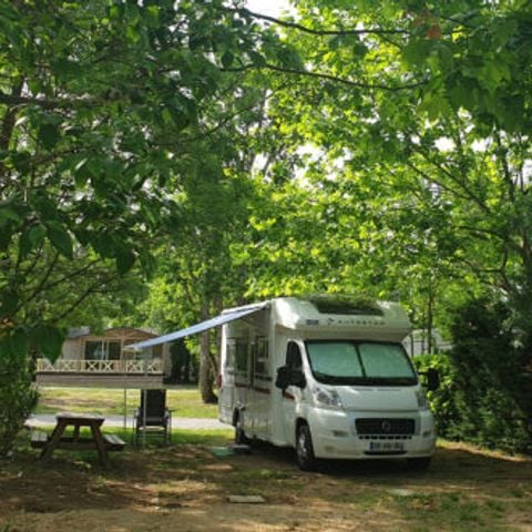 PLOT - Camping-car package (emptying + provisioning) - electricity included -