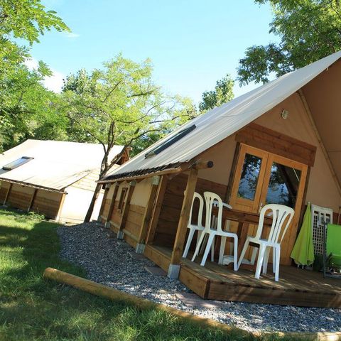 TIENDA DE LONA Y MADERA 5 personas - Cabina Lauzerot Premium con instalaciones sanitarias