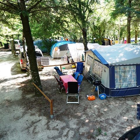 PLOT - Pitch Confort Foret