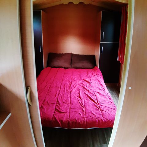 UNUSUAL ACCOMMODATION 4 people - Caravan without sanitary facilities