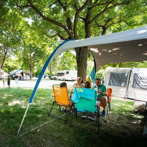 STAANPLAATS - Standplaats met auto + tent of caravan of camper