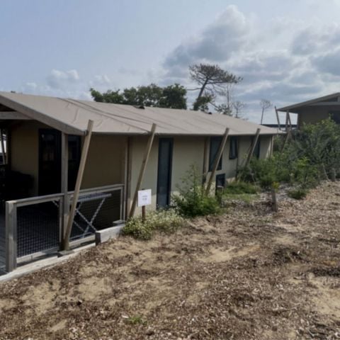 TIENDA DE LONA Y MADERA 5 personas - TENTE LODGE "DUNE" (lona ext.) 2 hab. 4/5 pl.