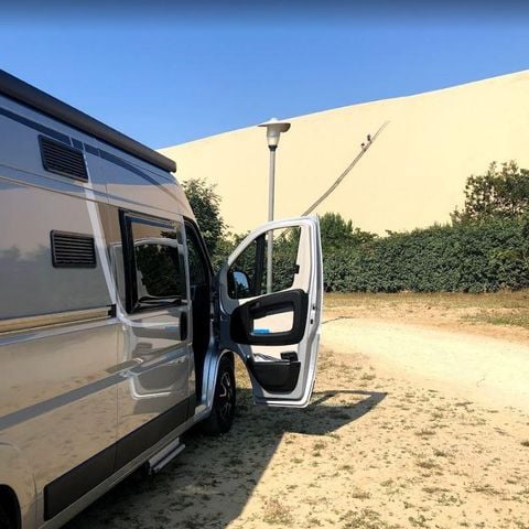 Kampeerplaats - Standplaats voor camper/caravan/kampeerbusje