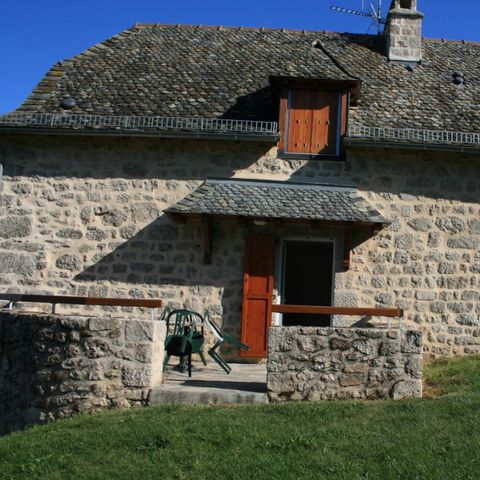 HOUSE 10 people - House 10 persons