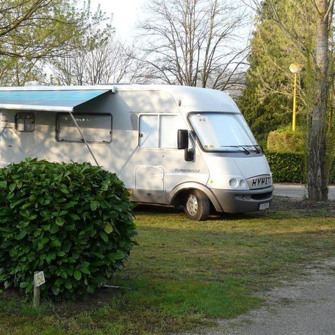 Pitch - Comfort package (1 tent, caravan or camper / 1 car / 10A electricity)