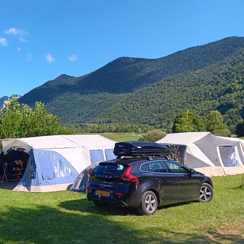 STAANPLAATS - Tent/caravan/voertuig/camperplaats/elektriciteit 10A 2 pers.