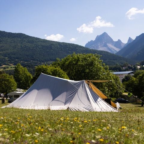 PARCELA - Tienda de campaña / caravana / vehículo / autocaravana / sin electricidad