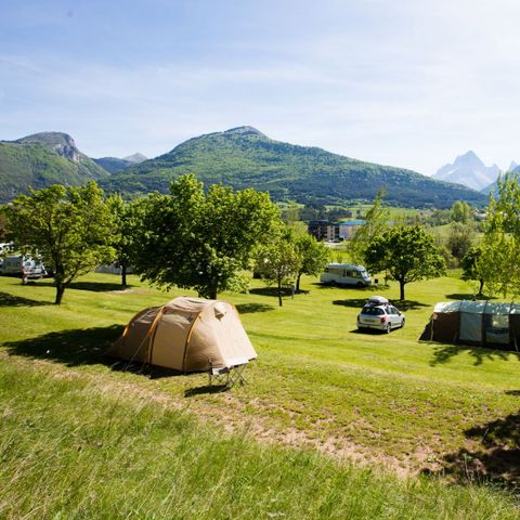 Kampeerplaats - Plaats tent / caravan / voertuig / camper / zonder elektriciteit