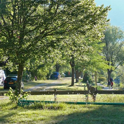 PLOT - Package 1 pitch + 2 persons + 1 vehicle + 1 caravan or tent