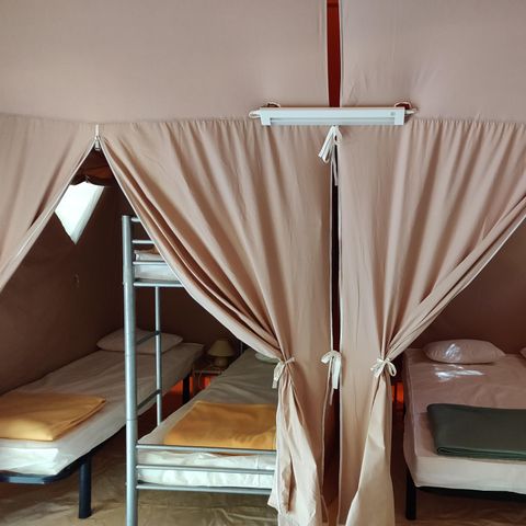 Tent 5 persons - LODGE CANADA STANDARD (WITHOUT SANITARY FACILITIES)