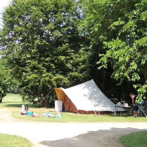 Parcela - Gran paquete confort (1 tienda, caravana o autocaravana / 1 coche)