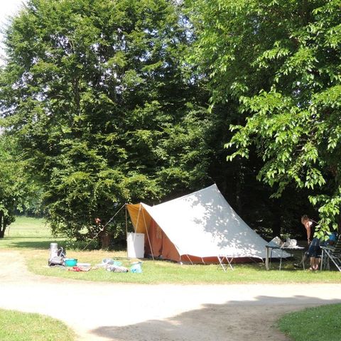 Stellplatz - Pauschale Grand confort (1 Zelt, Wohnwagen oder Wohnmobil / 1 Auto)