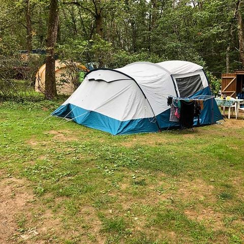 EMPLACEMENT - Forfait Premium : Emplacement Pré-équipé + 1 voiture + tente, caravane ou camping-car + électricité