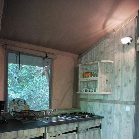 Safarizelt 6 personen - WOODY Lodge 50m² mit überdachter Terrasse - 3 Zimmer (mit Sanitäranlagen)