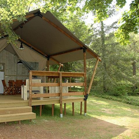 CANVAS AND WOOD TENT 6 people - WOODY Lodge 50m² with covered terrace - 3 bedrooms (with en-suite facilities)