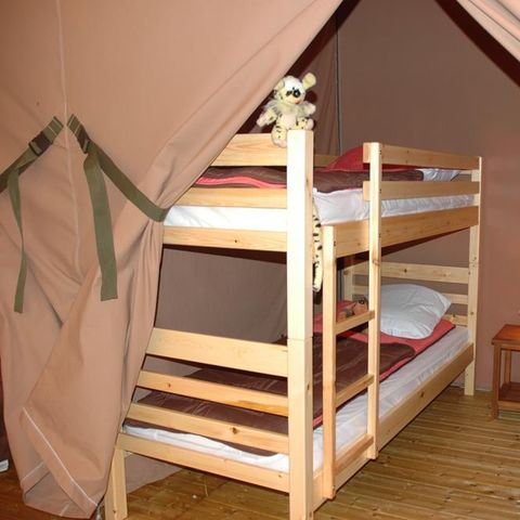 SAFARITENT 5 personen - Lodge VICTORIA 30m² / 2 slaapkamers (zonder en-suite faciliteiten)
