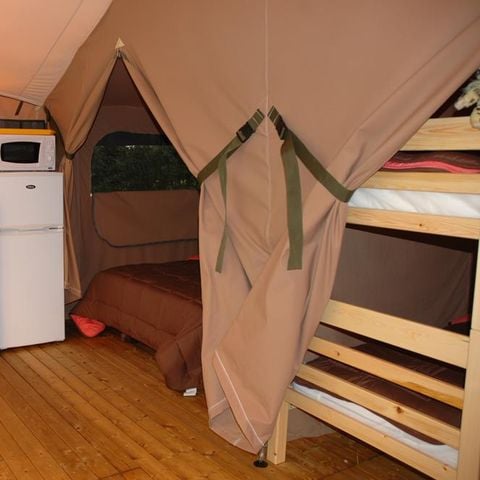 Tente en toile et en bois 5 personnes - Lodge VICTORIA 30m² / 2 chambres (sans sanitaires privatifs)
