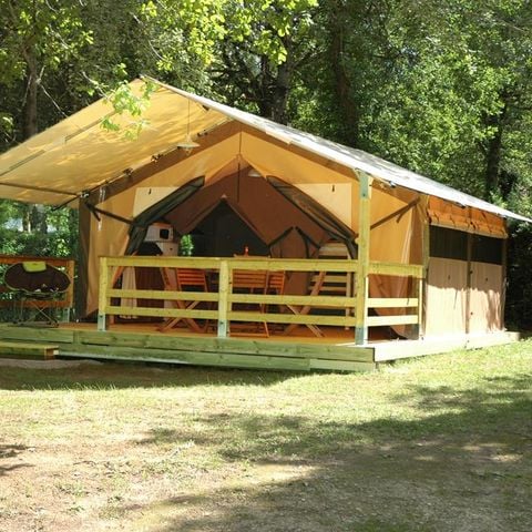 Canvas and wooden tent 5 persons - Lodge VICTORIA 30m² / 2 bedrooms (without en-suite facilities)
