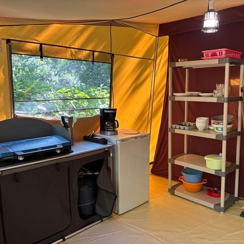 Tent 5 persons - Fully-equipped tent 29m² - 3 bedrooms (no sanitary facilities)