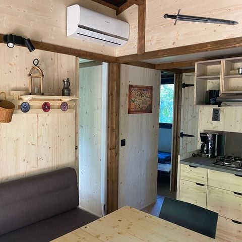 CHALET 5 people - Chalet Médiéval - CLIM - 37 m² with semi-covered terrace - 2 bedrooms