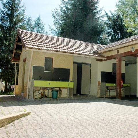 PIAZZOLA - Pacchetto XL comfort: Piazzola grande >100m² + 1 veicolo + tenda o roulotte + elettricità