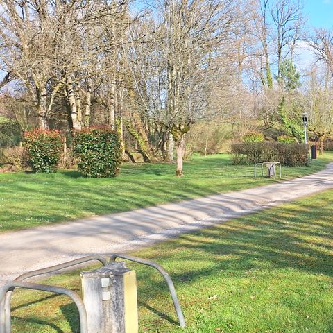 PLOT - 2-person caravan or motorhome package with electricity