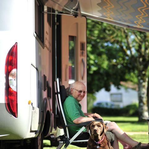 PLOT - Pitch CONFORT: car + tent, caravan or motor home with electricity