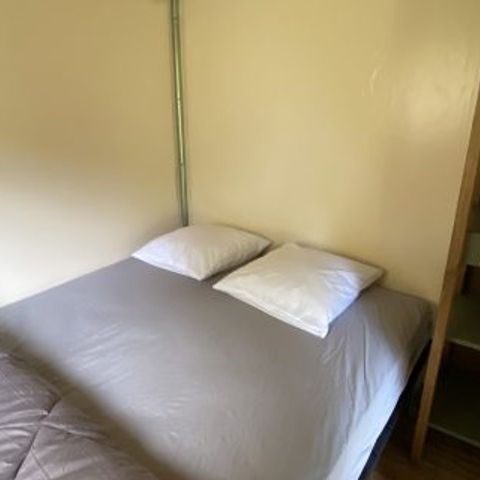 Canvas and wooden tent 4 persons - NOMADE LODGE without sanitary facilities