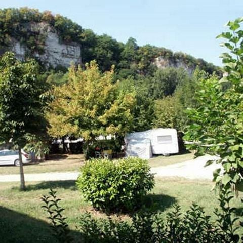 Kampeerplaats - Kampeerplaats + camper 2 personen