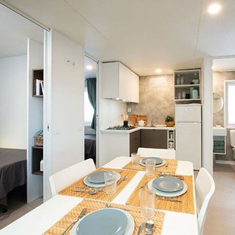 BUNGALOW 6 personnes - Ultimate | 3 Ch. | 6 Pers. | Terrasse surélevée | 2 SDB | Clim. | TV