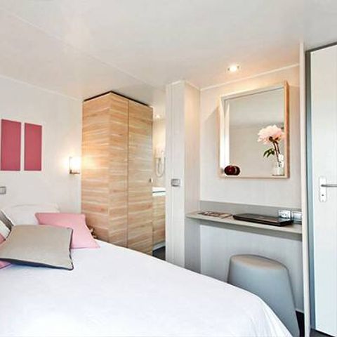 BUNGALOW 4 personnes - Mobil-home | Ultimate | 2 Ch. | 4 Pers. | Terrasse Lounge | Jacuzzi | 2 SDB | Clim. | TV