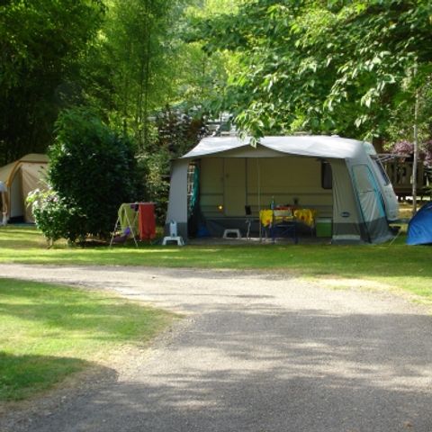 Pitch - Comfort package (tent, camping car or caravan + 1 car + 10A electricity)