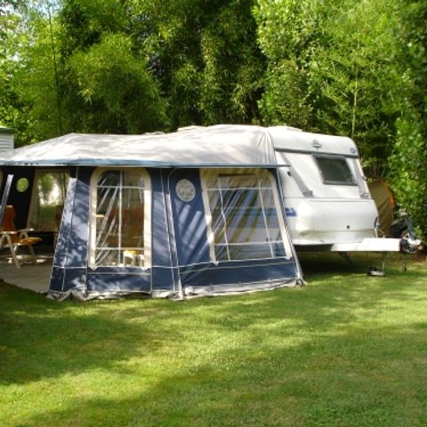 Pitch - Comfort package (tent, camping car or caravan + 1 car + 10A electricity)