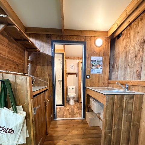 Stellplatz - Freecamp Premium-Pauschale - Stellplatz mit eigener Dusche und Sanitäranlage