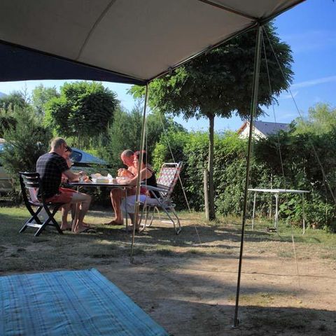 Pitch - Privilege package (1 tent, caravan or motor home / 1 car / 6A electricity) + mountain views