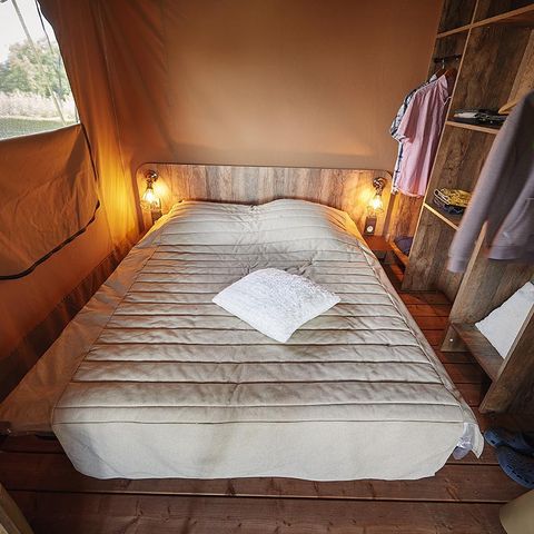 Tent 5 persons - KENYA Comfort Tent, 34m² (2 bedrooms, sleeps 5), without bathroom facilities, sleeps 2–5