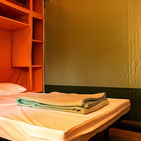 Bungalowzelt 4 Personen - PAGAN-ZELT 25 M2 MIT SANITÄRANLAGEN, ECONOMY-LINIE
