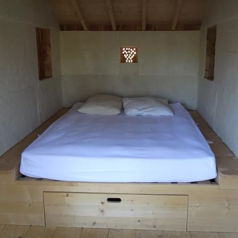 UNUSUAL ACCOMMODATION 2 people - Tsabone