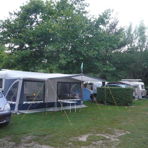 STAANPLAATS - Tent + fiets, auto, caravan of camperplaats pakket