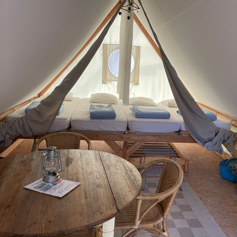 TENT 4 people - Trapper equipped