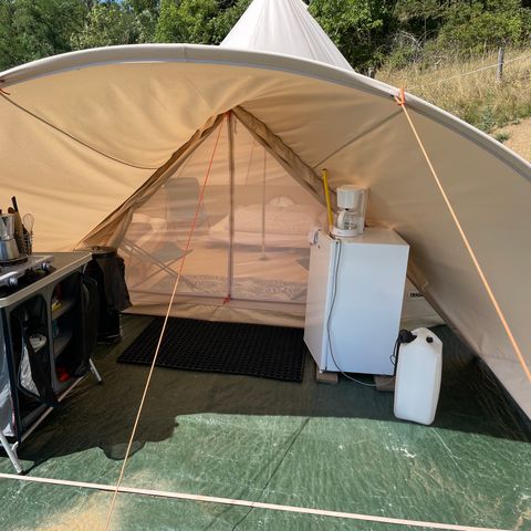 Zelt 4 Personen - Ausgestattetes Tipi