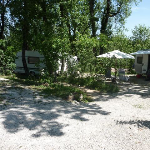 Kampeerplaats - Gestabiliseerde standplaats (caravan of camper)