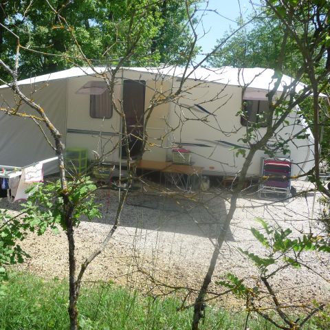 Kampeerplaats - Gestabiliseerde standplaats (caravan of camper)