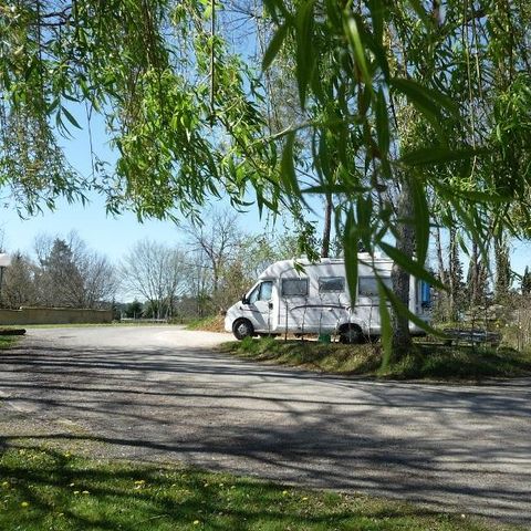 Kampeerplaats - Gestabiliseerde standplaats (caravan of camper)